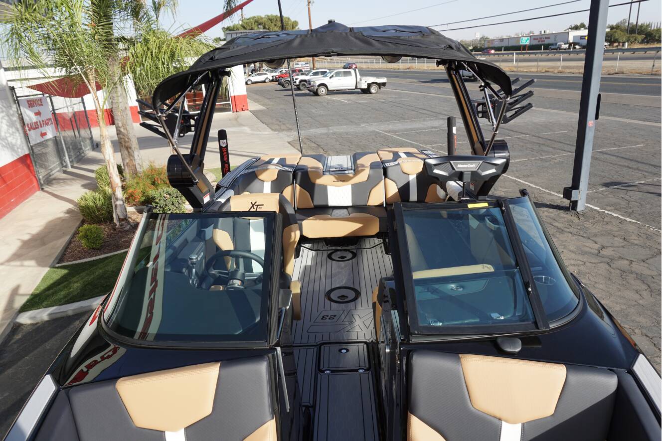 A photo of this 2025 Mastercraft XT23