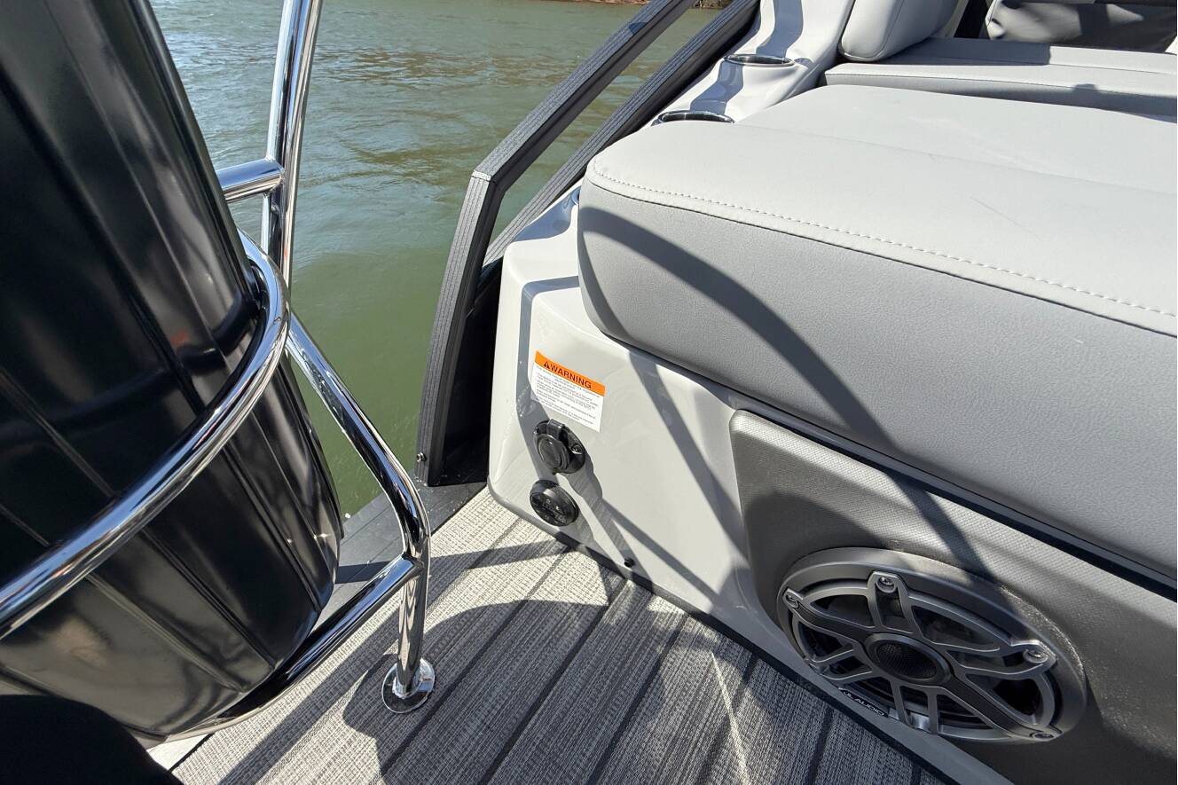 A photo of this 2026 Harris Solstice 250