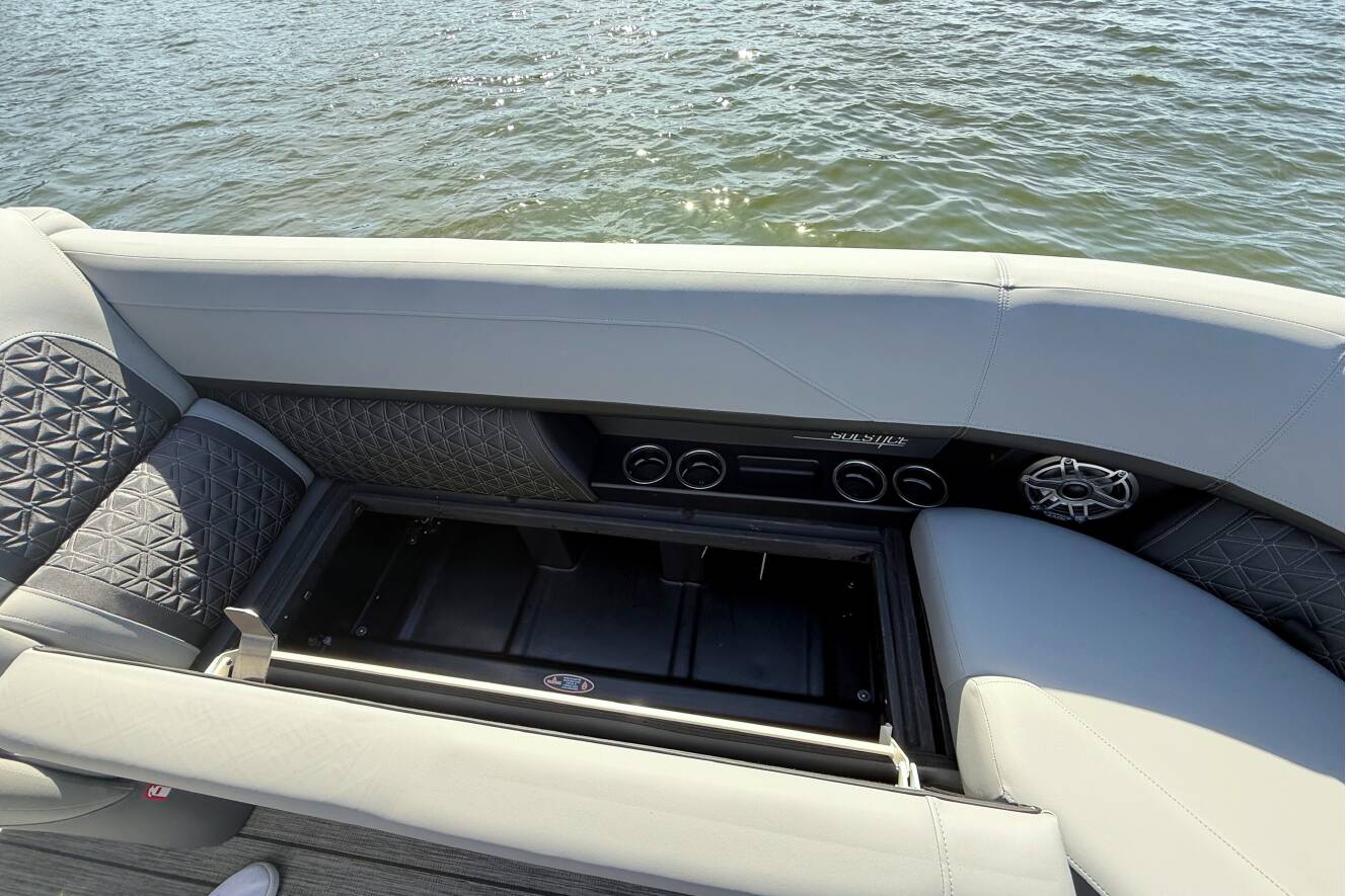 A photo of this 2026 Harris Solstice 250