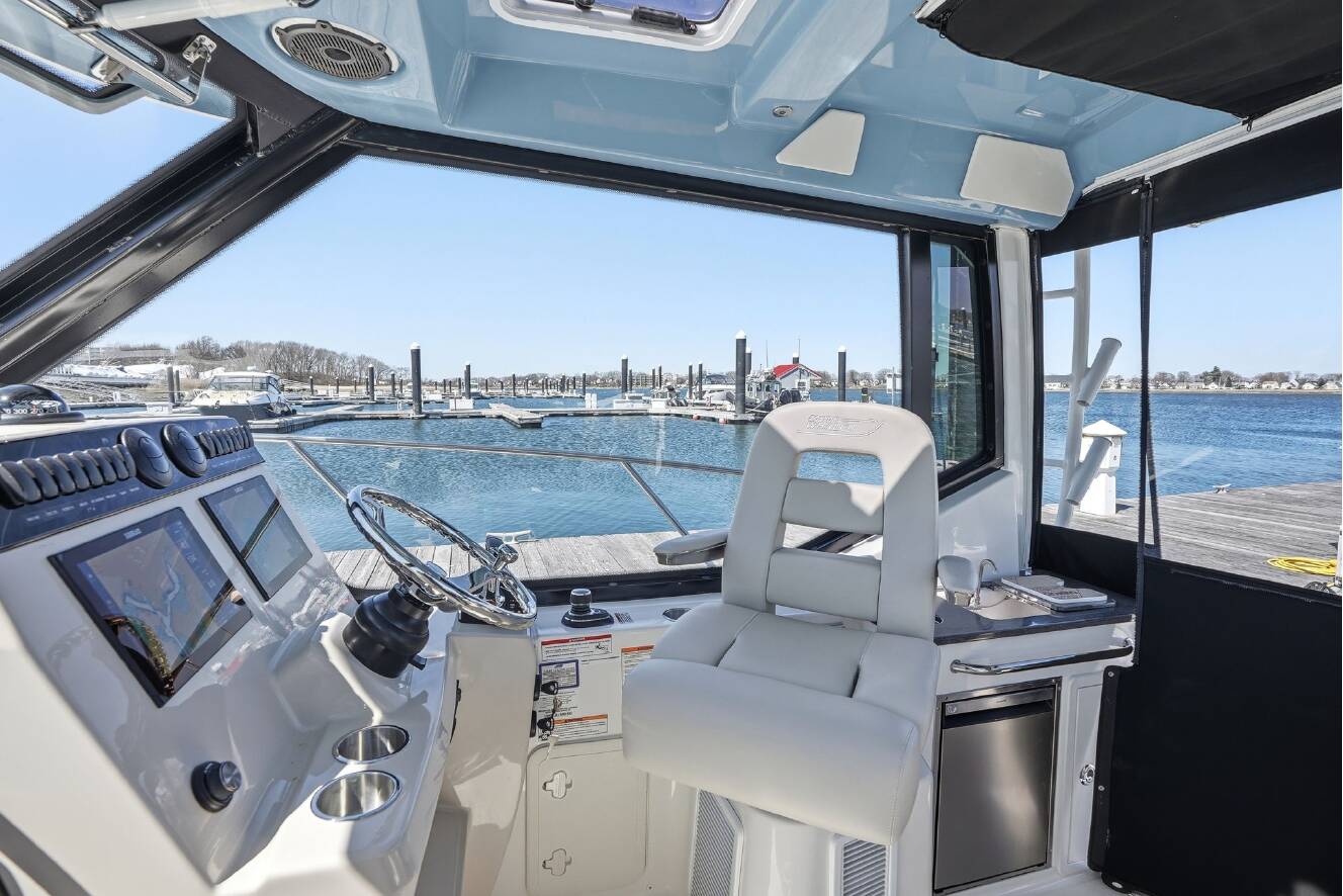 A photo of this 2026 Boston Whaler 325 Conquest
