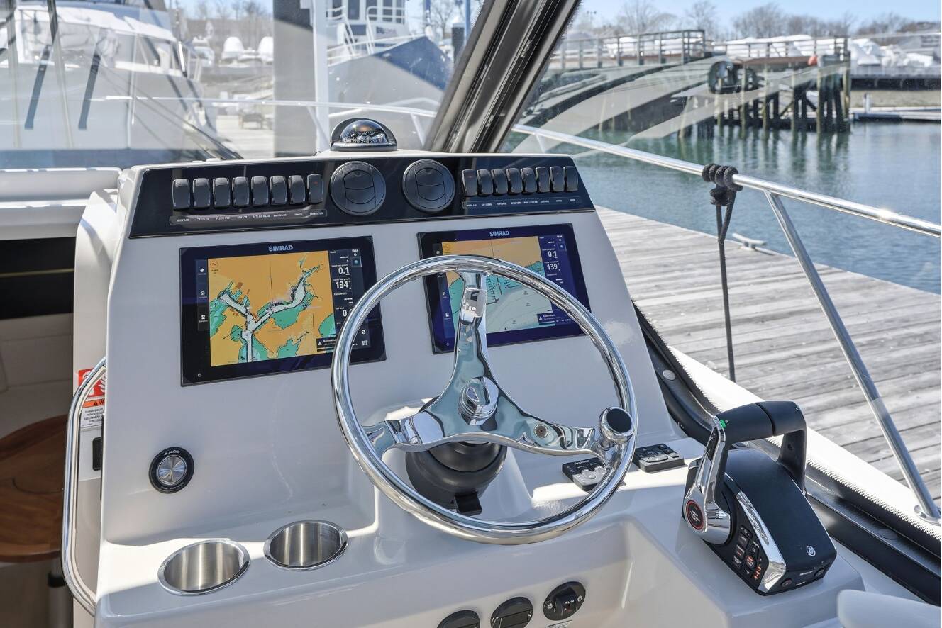 A photo of this 2026 Boston Whaler 325 Conquest
