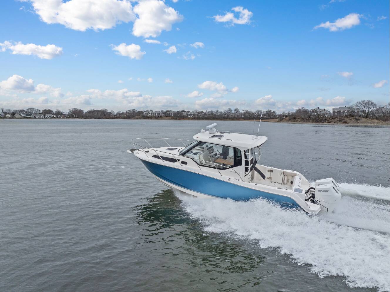 A photo of this 2026 Boston Whaler 325 Conquest