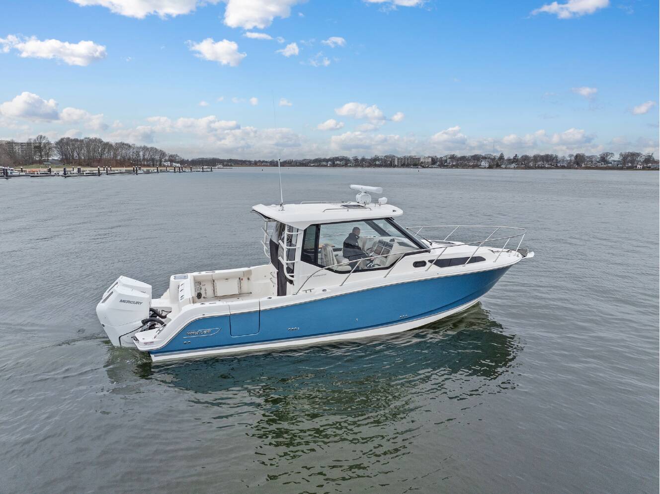 A photo of this 2026 Boston Whaler 325 Conquest