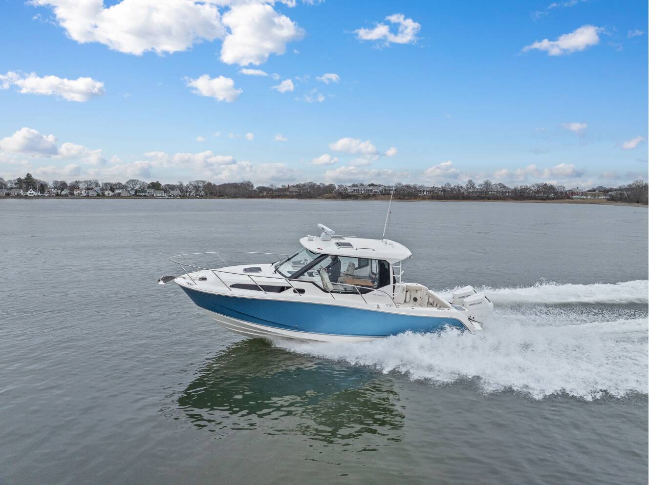 A photo of this 2026 Boston Whaler 325 Conquest