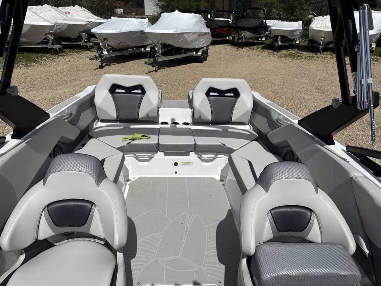 A photo of this 2026 Scarab 235 SE