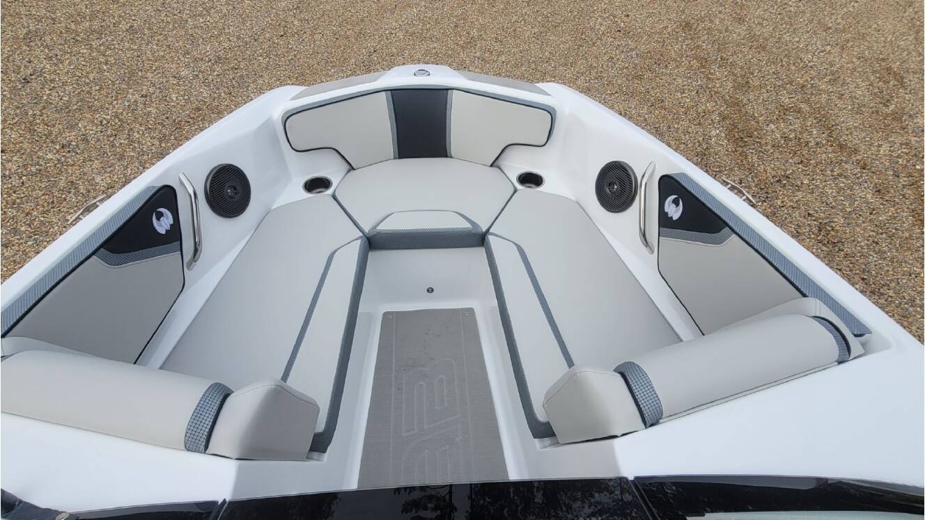 A photo of this 2026 Scarab 195 SE