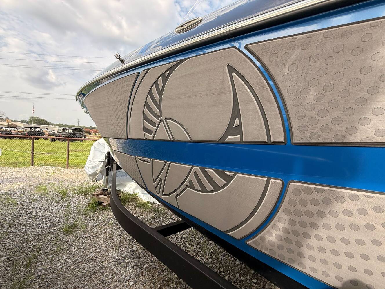 A photo of this 2025 Scarab 235 Open LX Wake