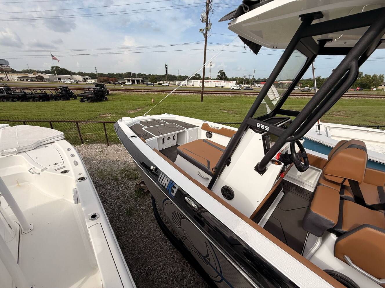 A photo of this 2025 Scarab 235 Open LX Wake