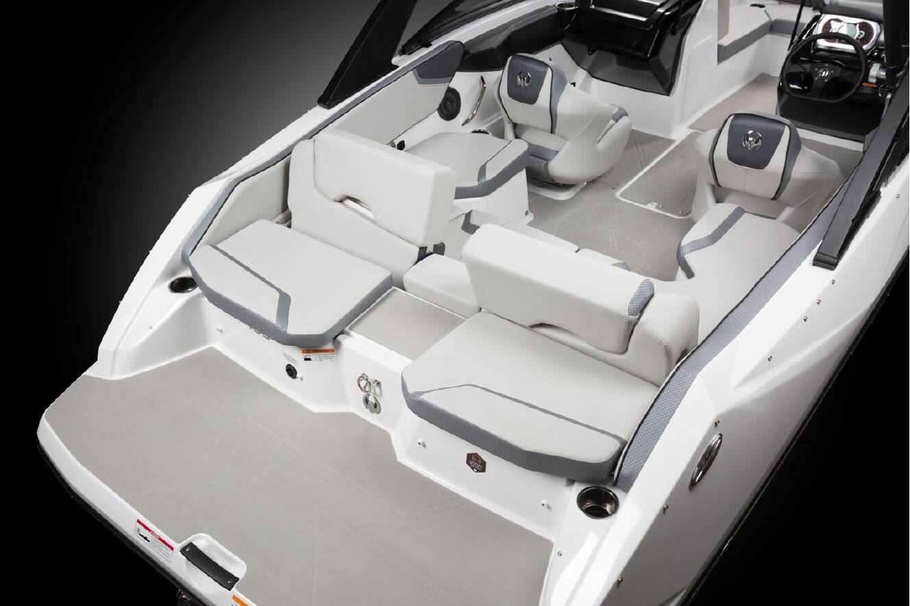 A photo of this 2026 Scarab 195 SE