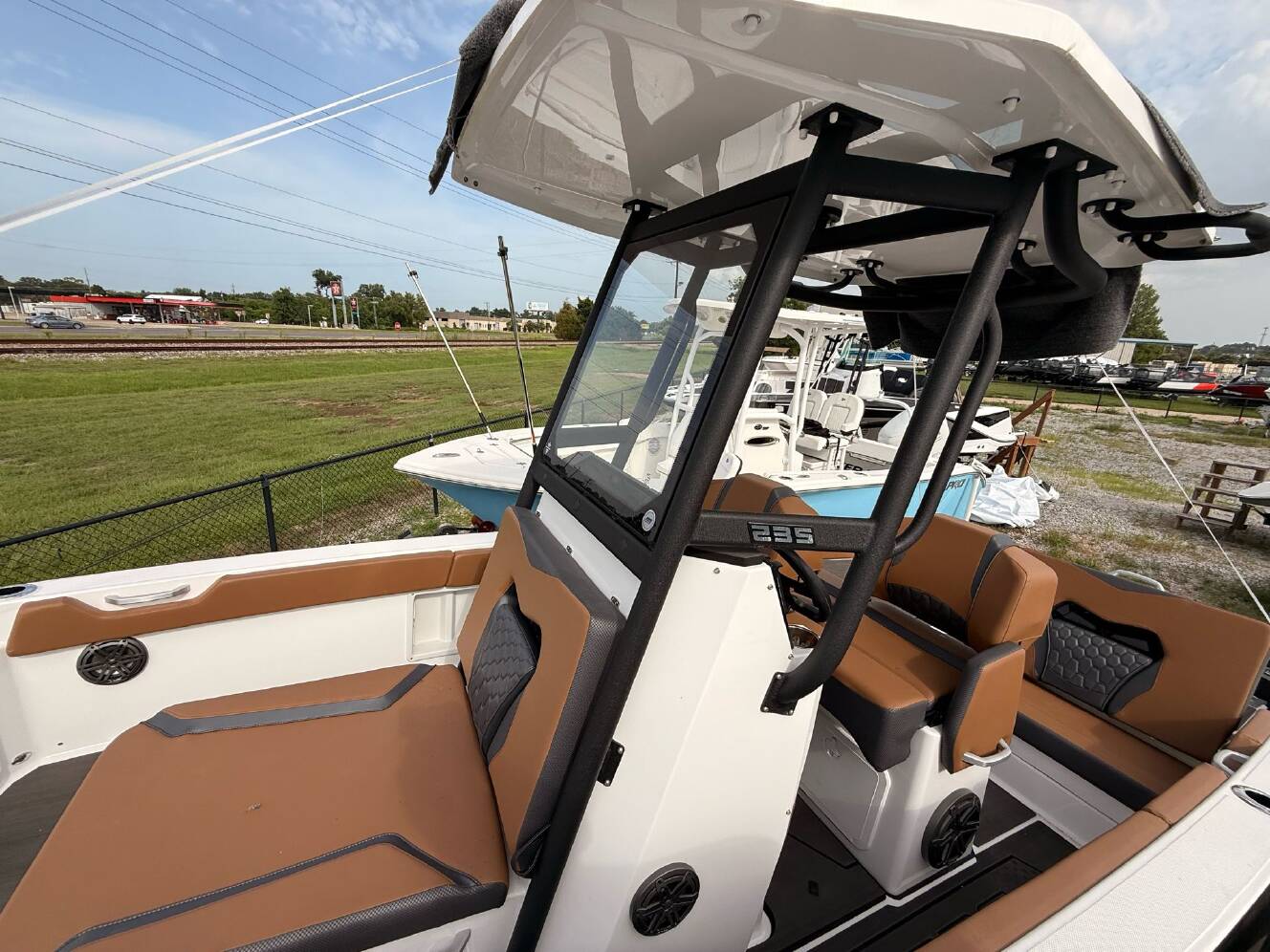 A photo of this 2025 Scarab 235 Open LX Wake