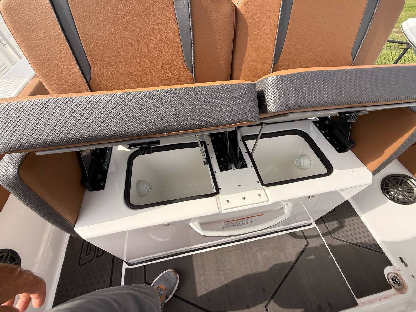A photo of this 2025 Scarab 235 Open LX Wake