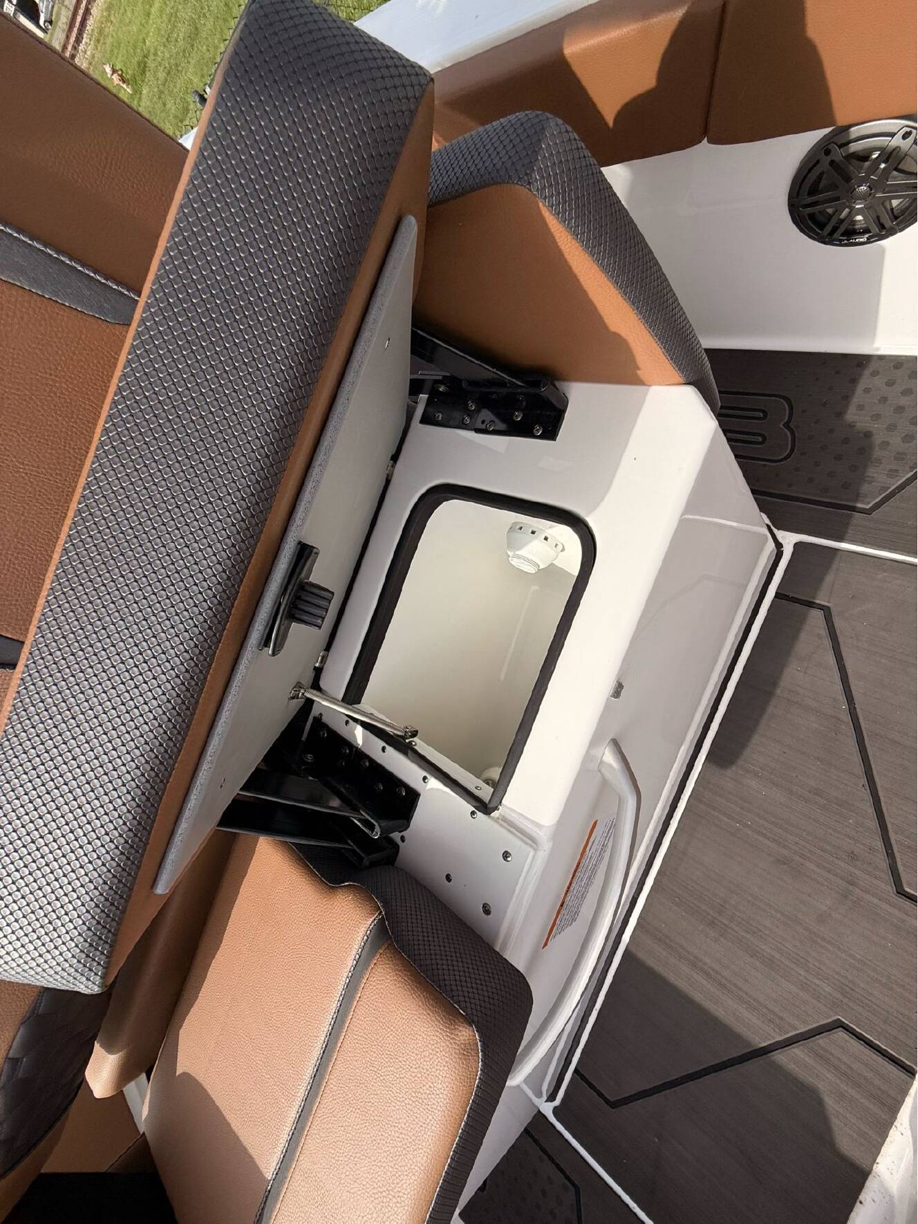 A photo of this 2025 Scarab 235 Open LX Wake