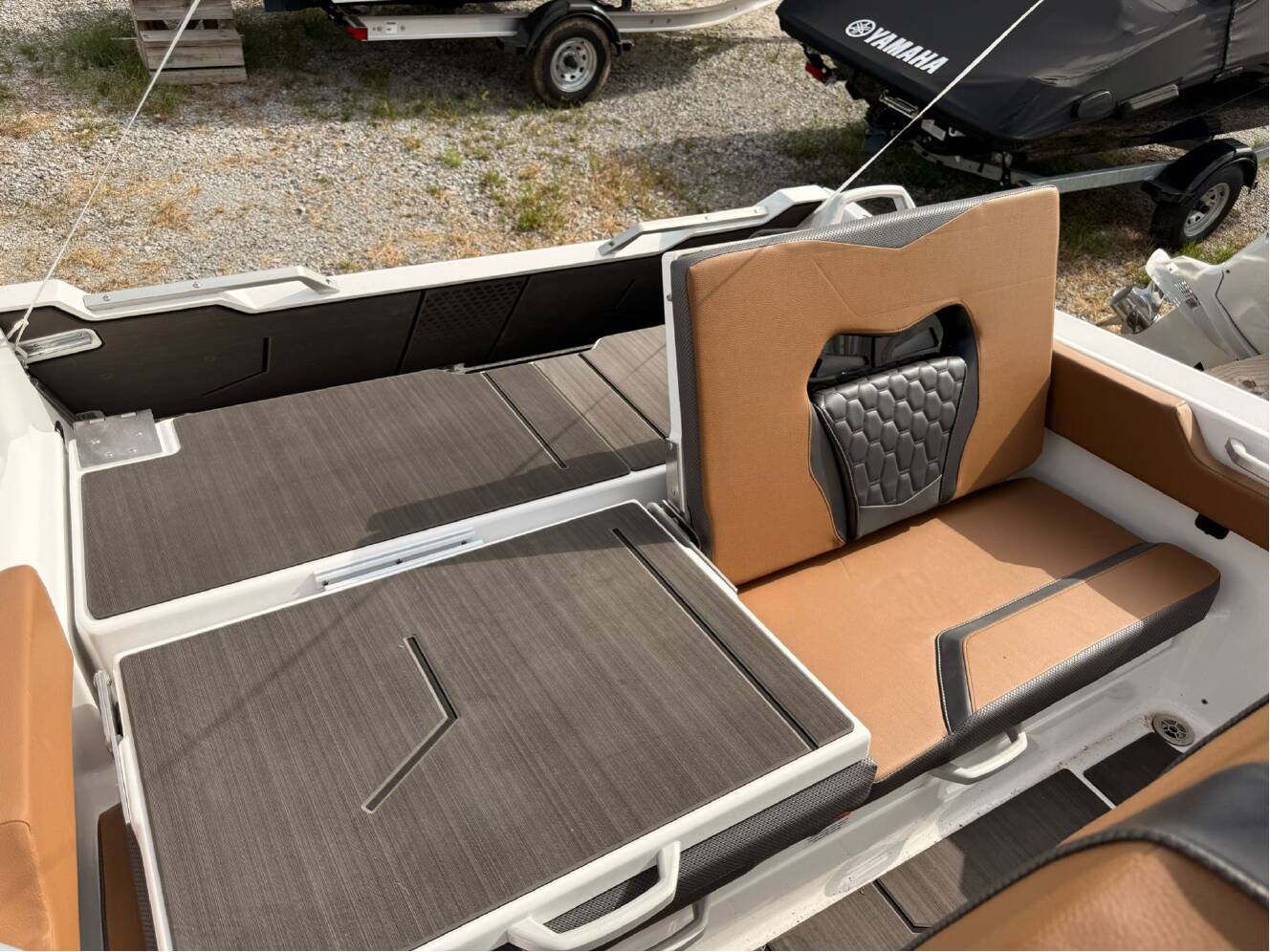 A photo of this 2025 Scarab 235 Open LX Wake