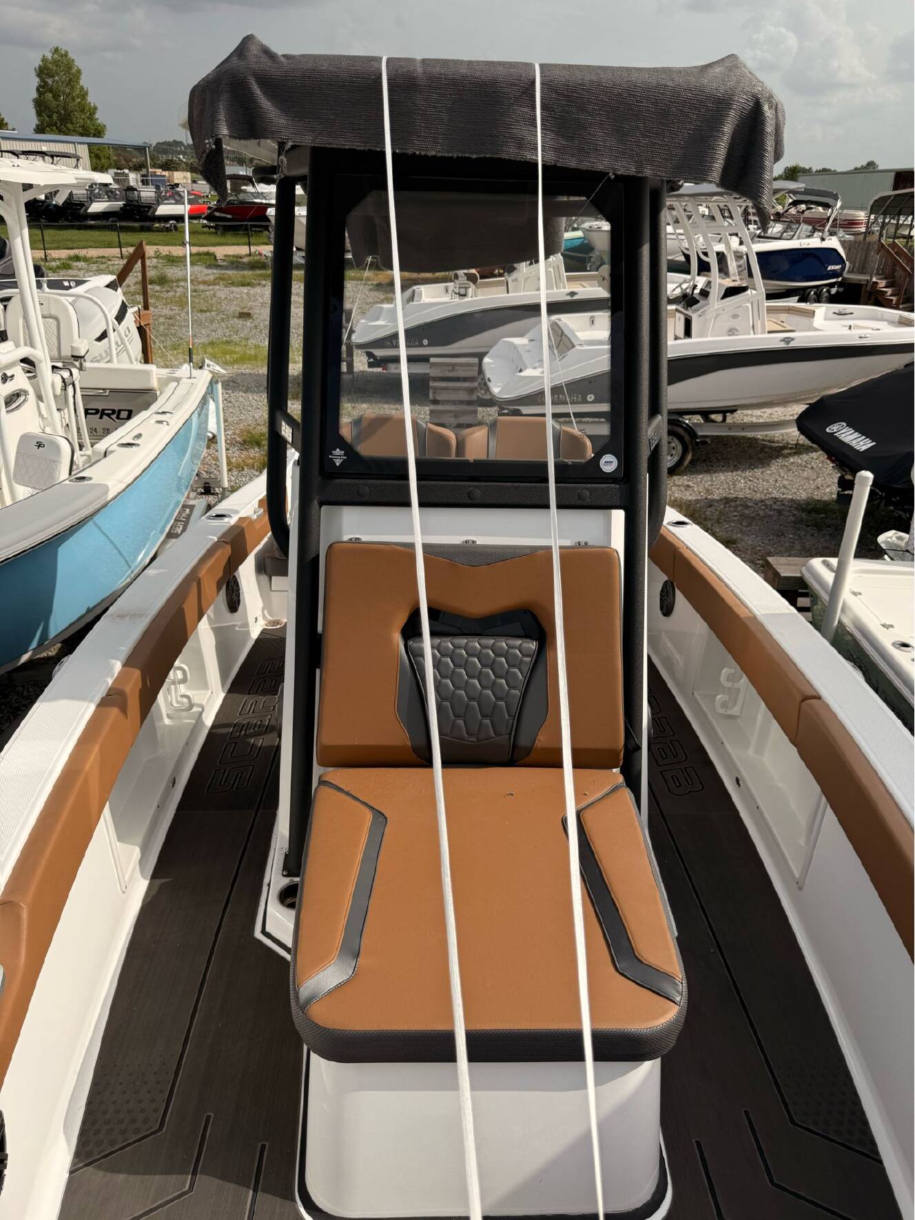 A photo of this 2025 Scarab 235 Open LX Wake