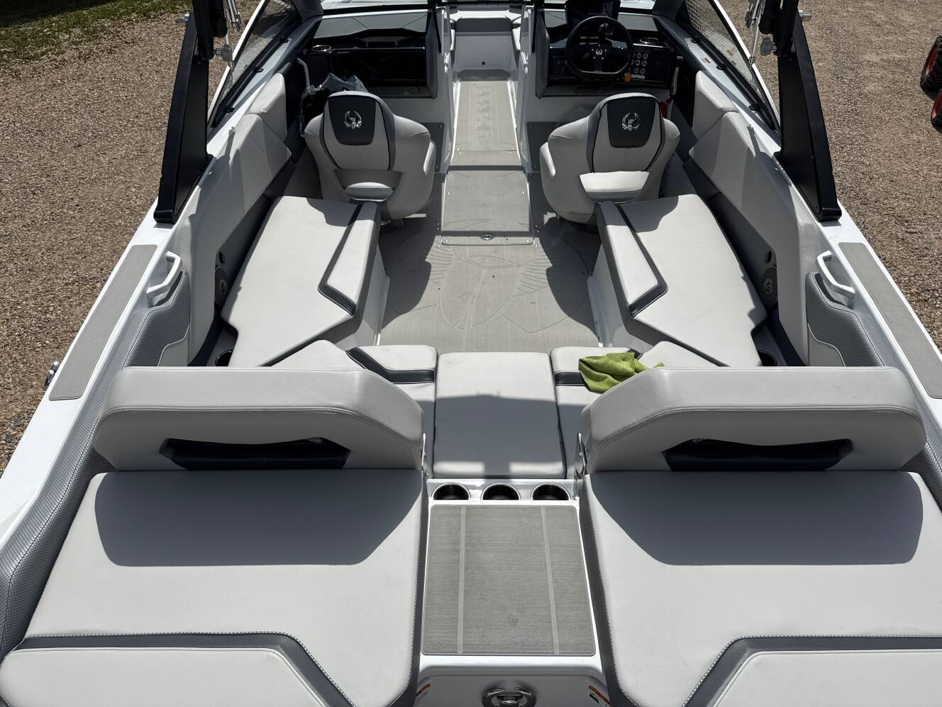 A photo of this 2026 Scarab 235 SE
