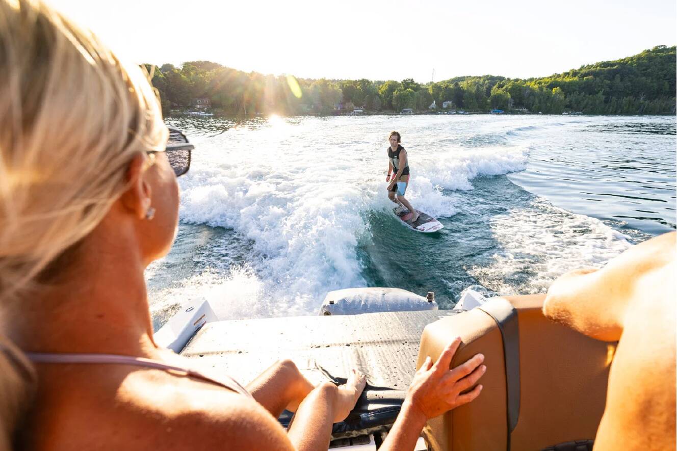 A photo of this 2025 Scarab 235 Open LX Wake