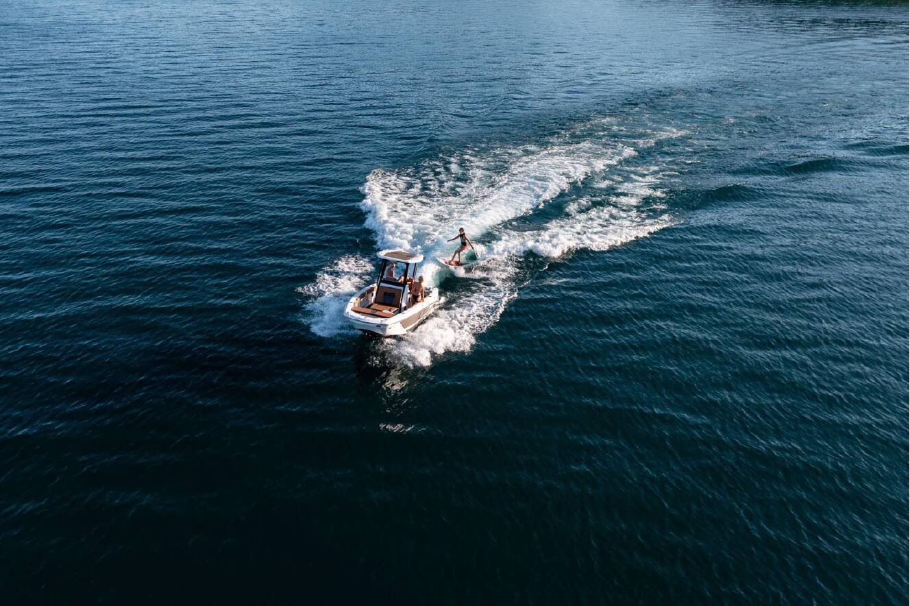 A photo of this 2025 Scarab 235 Open LX Wake