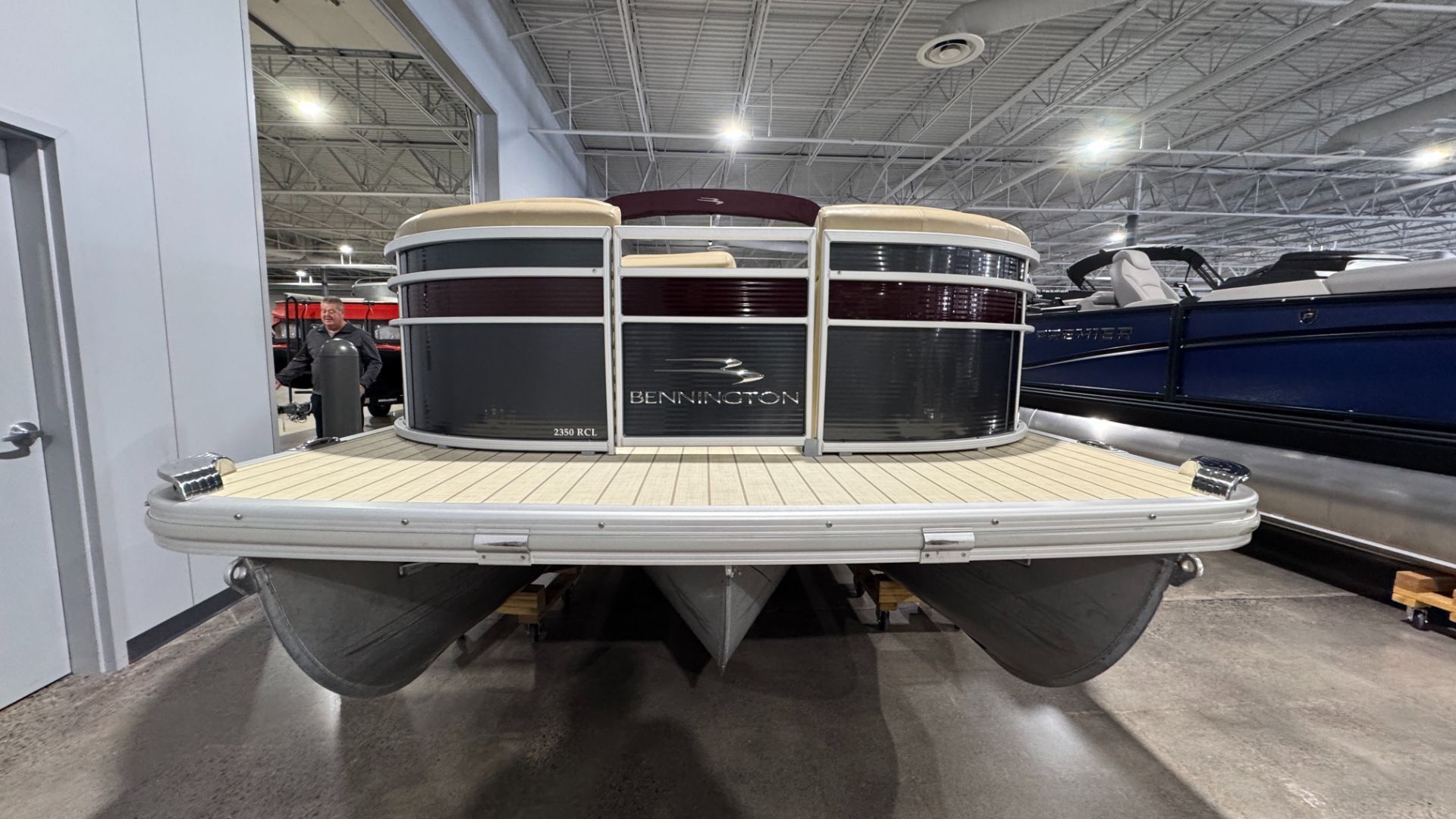 2016 Bennington 2350 RCL in saint cloud MN