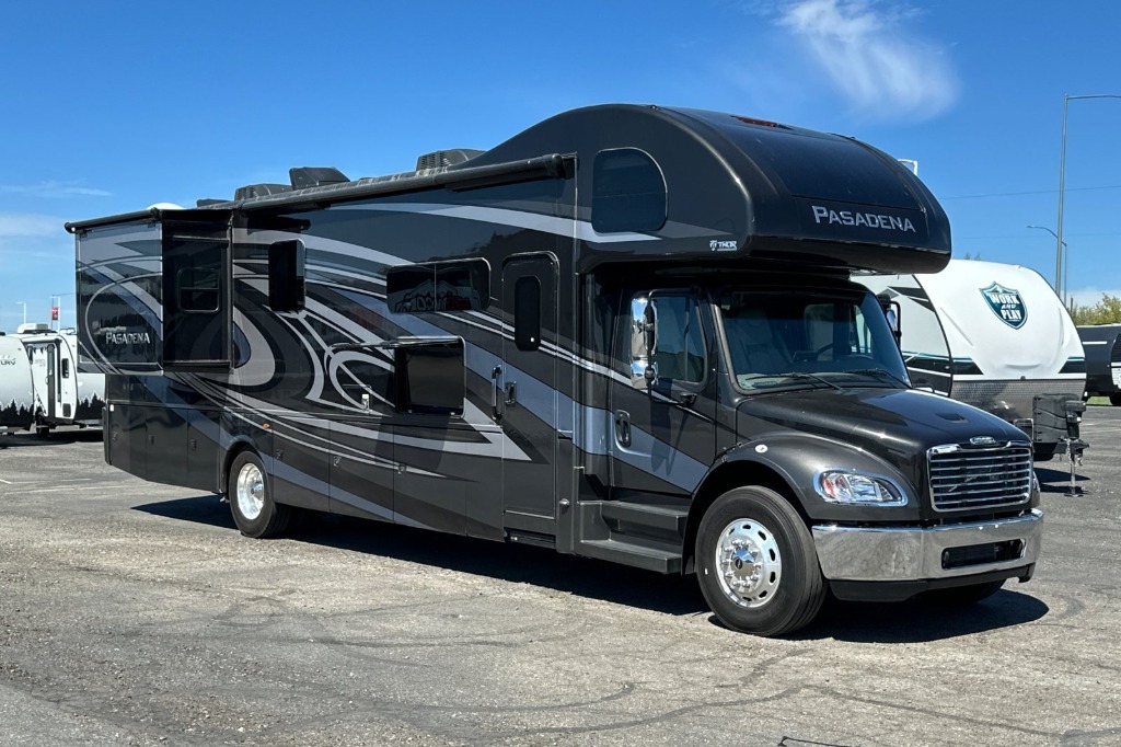 2023 Thor Motor Coach PASADENA 38MX Super C RV