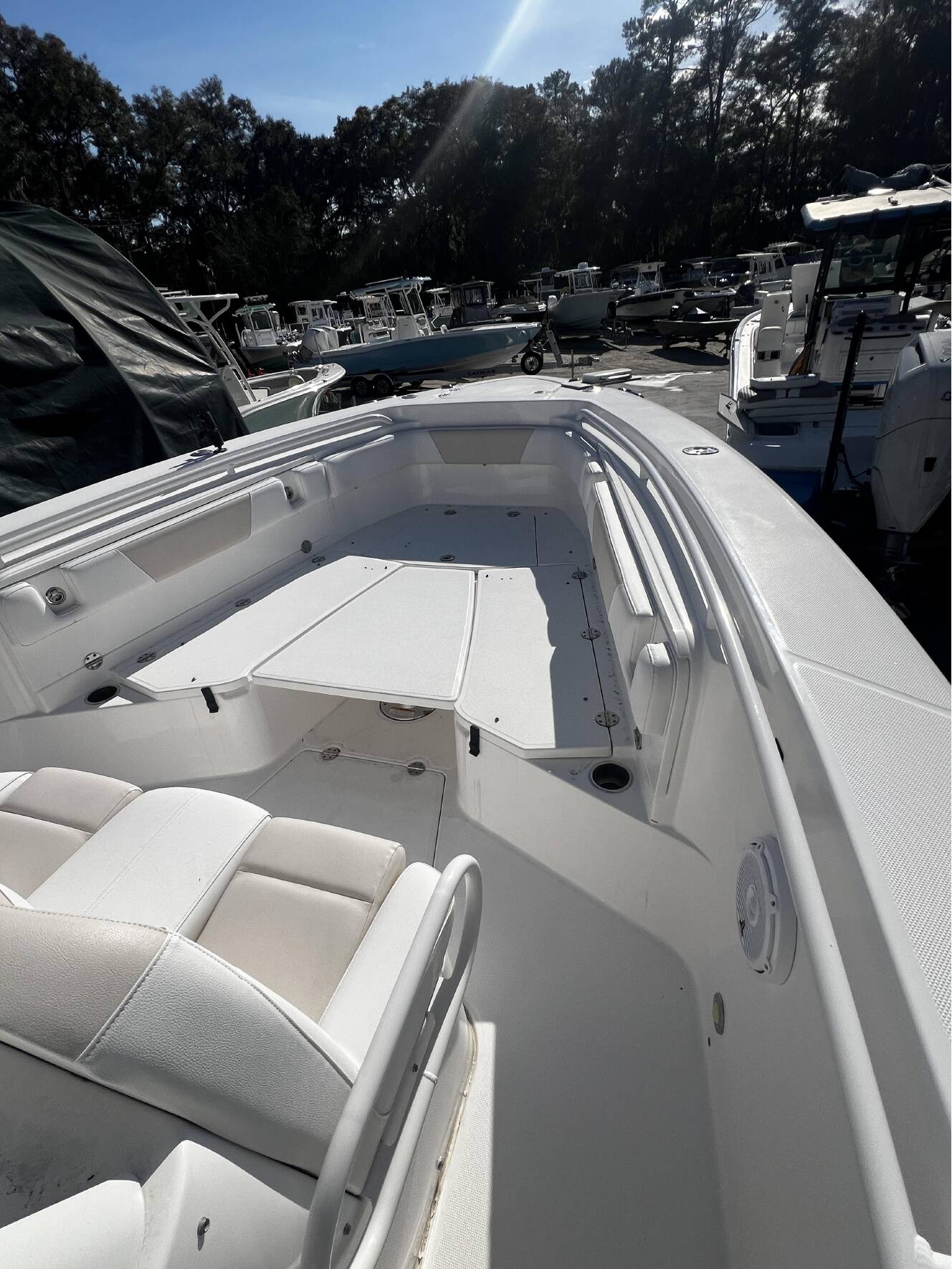 A photo of this 2016 Everglades Boats 325cc