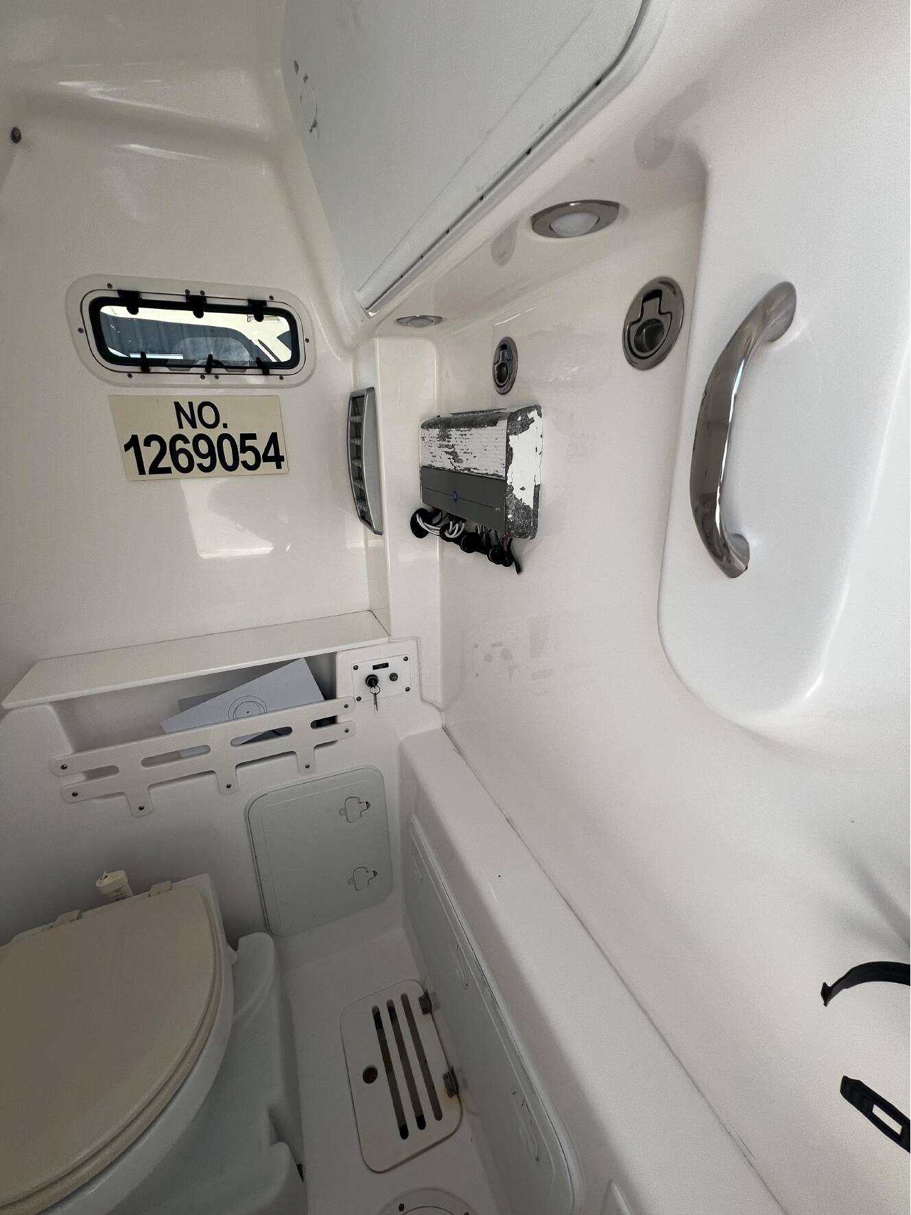 A photo of this 2016 Everglades Boats 325cc
