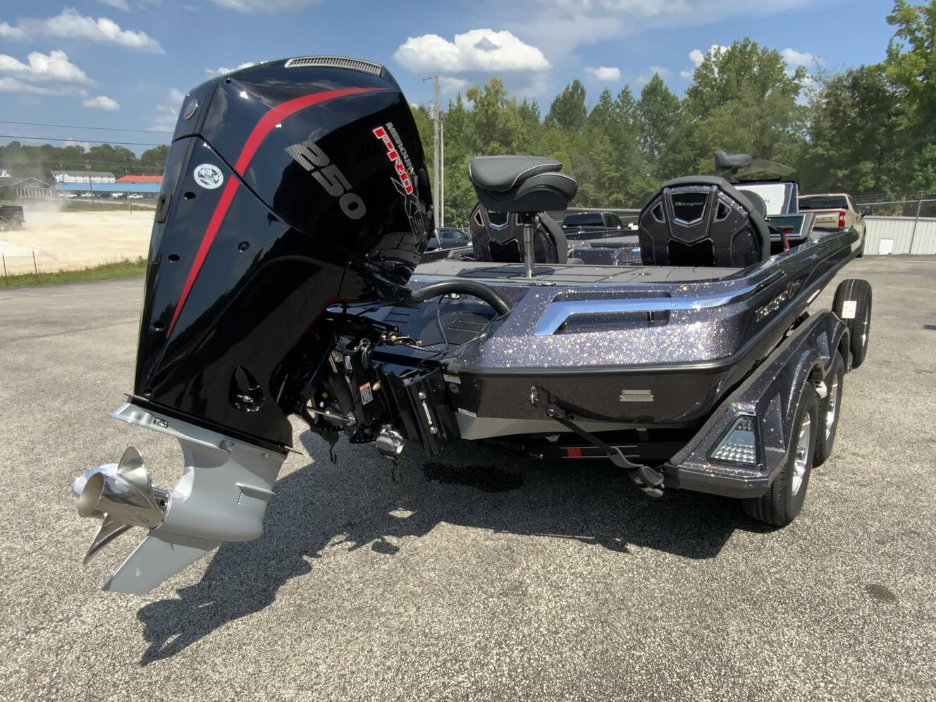 A photo of this 2026 Ranger Boats Z Comanche® Z520R Ultra