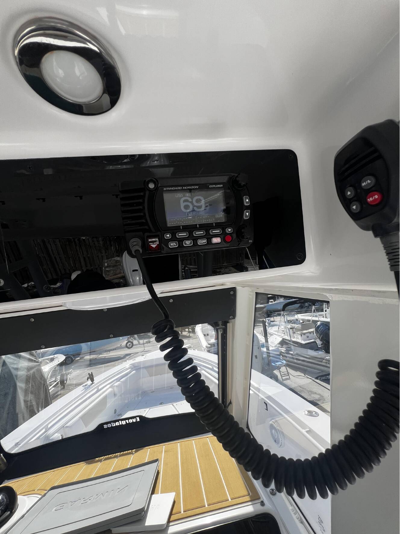 A photo of this 2016 Everglades Boats 325cc