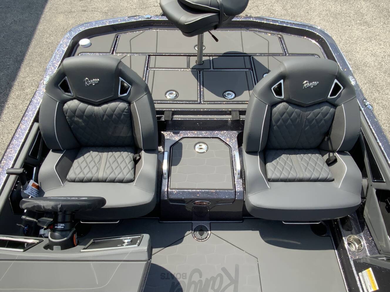 A photo of this 2026 Ranger Boats Z Comanche® Z520R Ultra