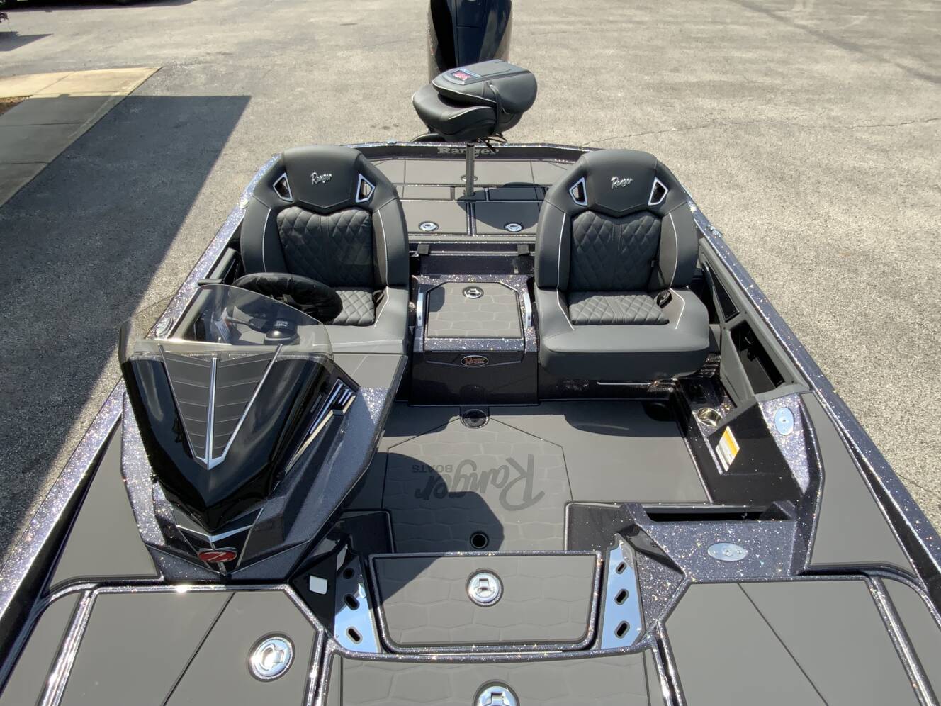 A photo of this 2026 Ranger Boats Z Comanche® Z520R Ultra