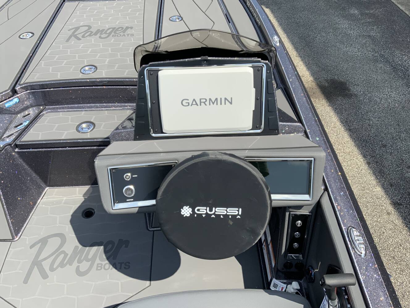A photo of this 2026 Ranger Boats Z Comanche® Z520R Ultra