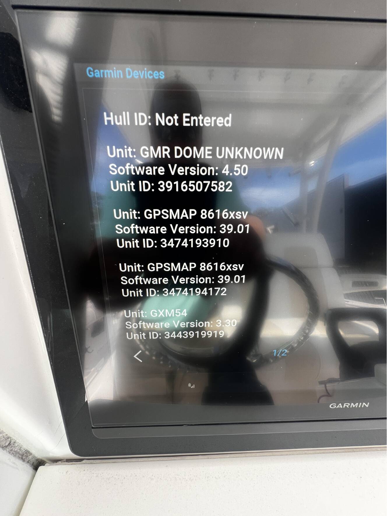 A photo of this 2016 Everglades Boats 325cc