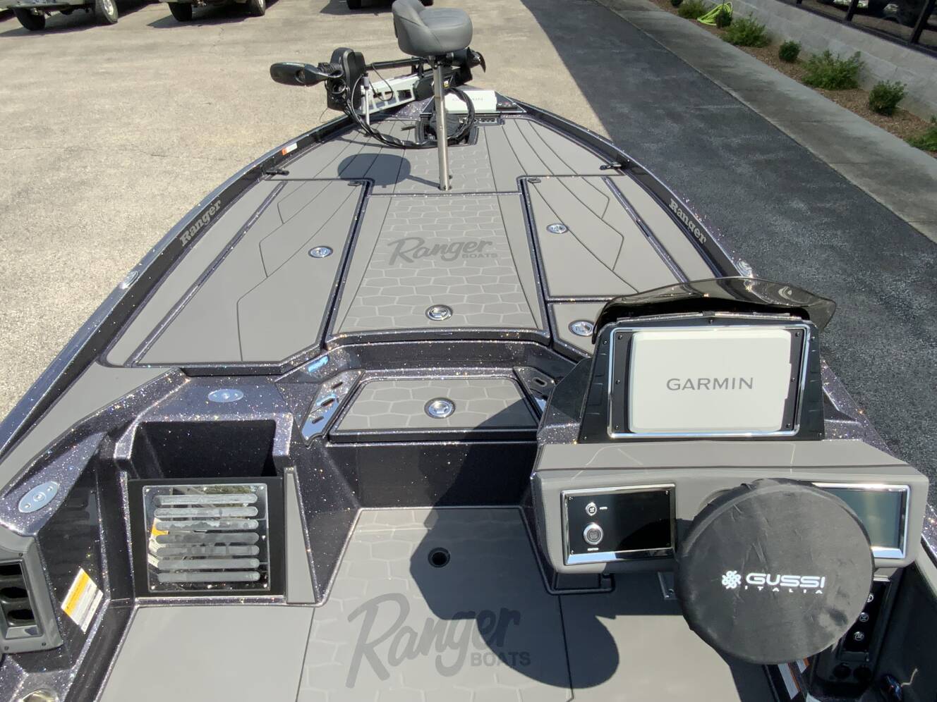 A photo of this 2026 Ranger Boats Z Comanche® Z520R Ultra