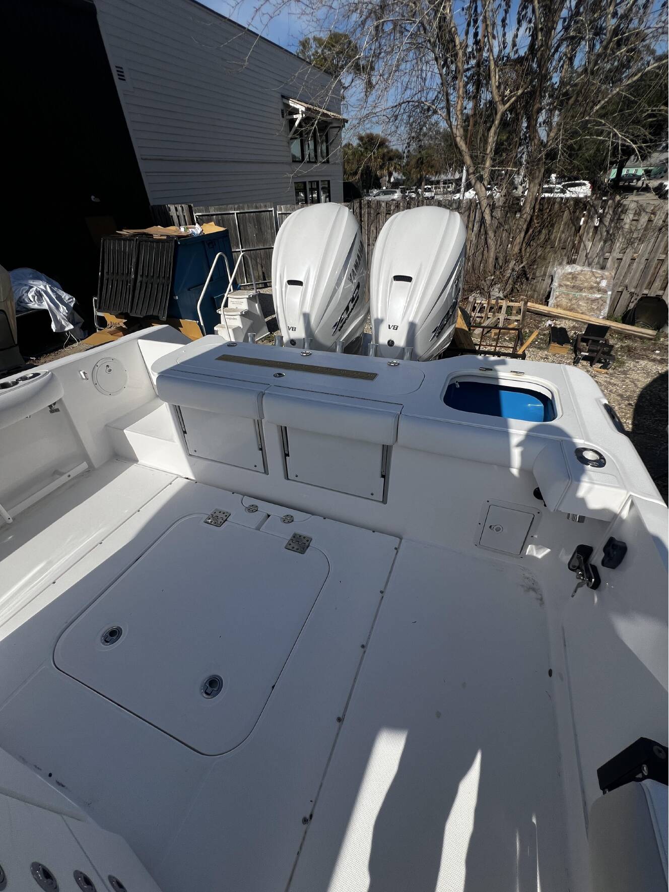 A photo of this 2016 Everglades Boats 325cc