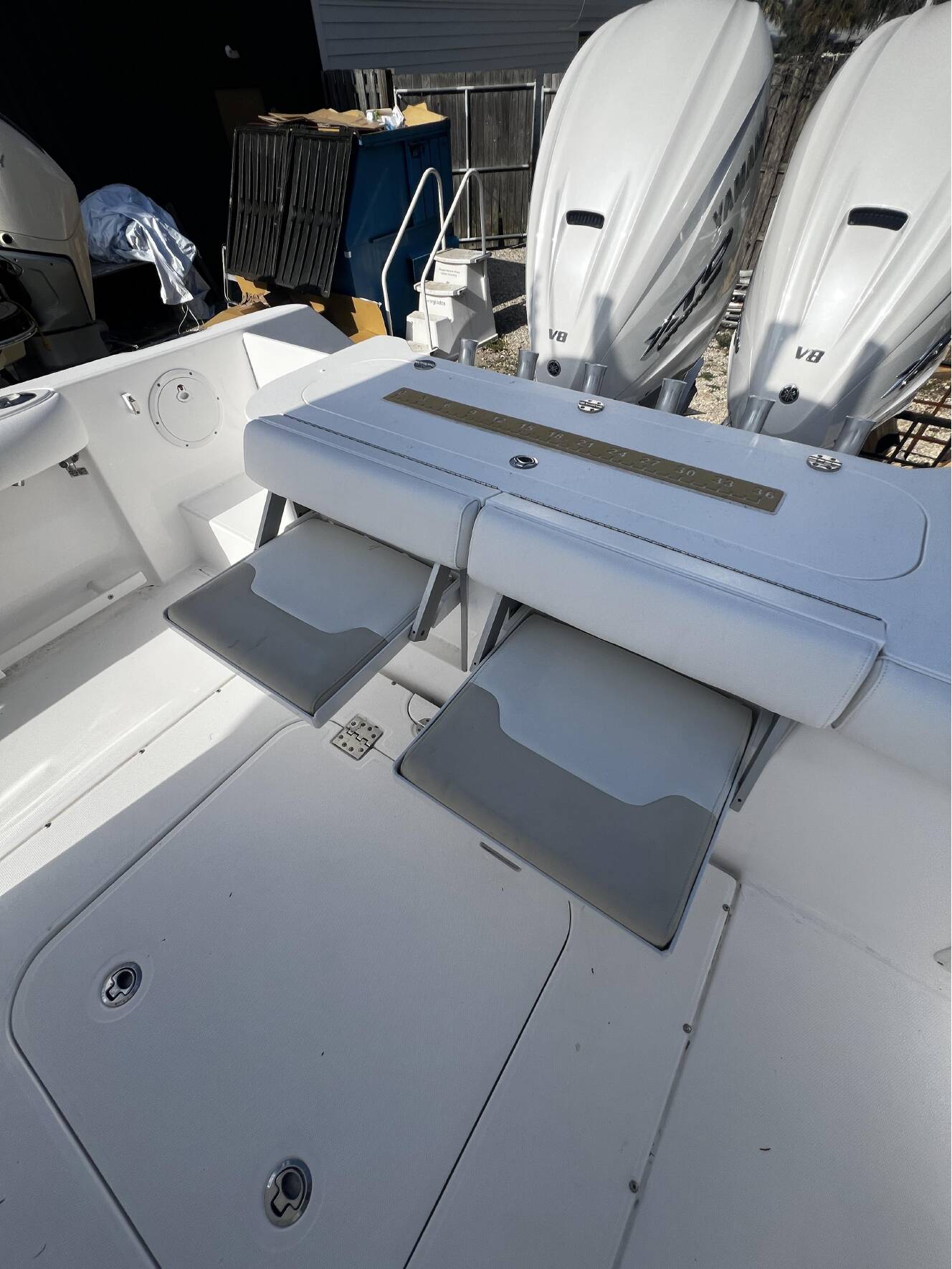 A photo of this 2016 Everglades Boats 325cc