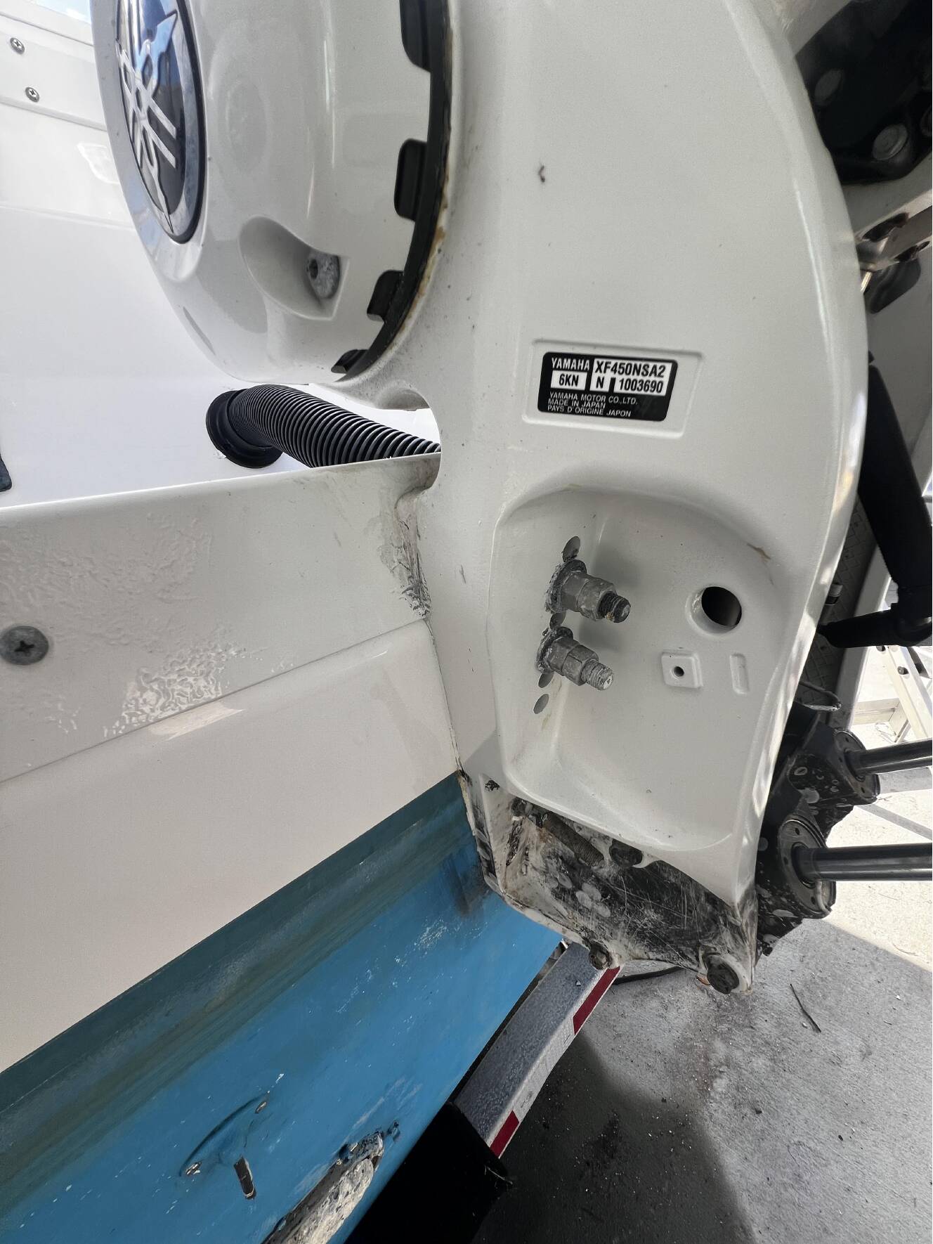 A photo of this 2016 Everglades Boats 325cc
