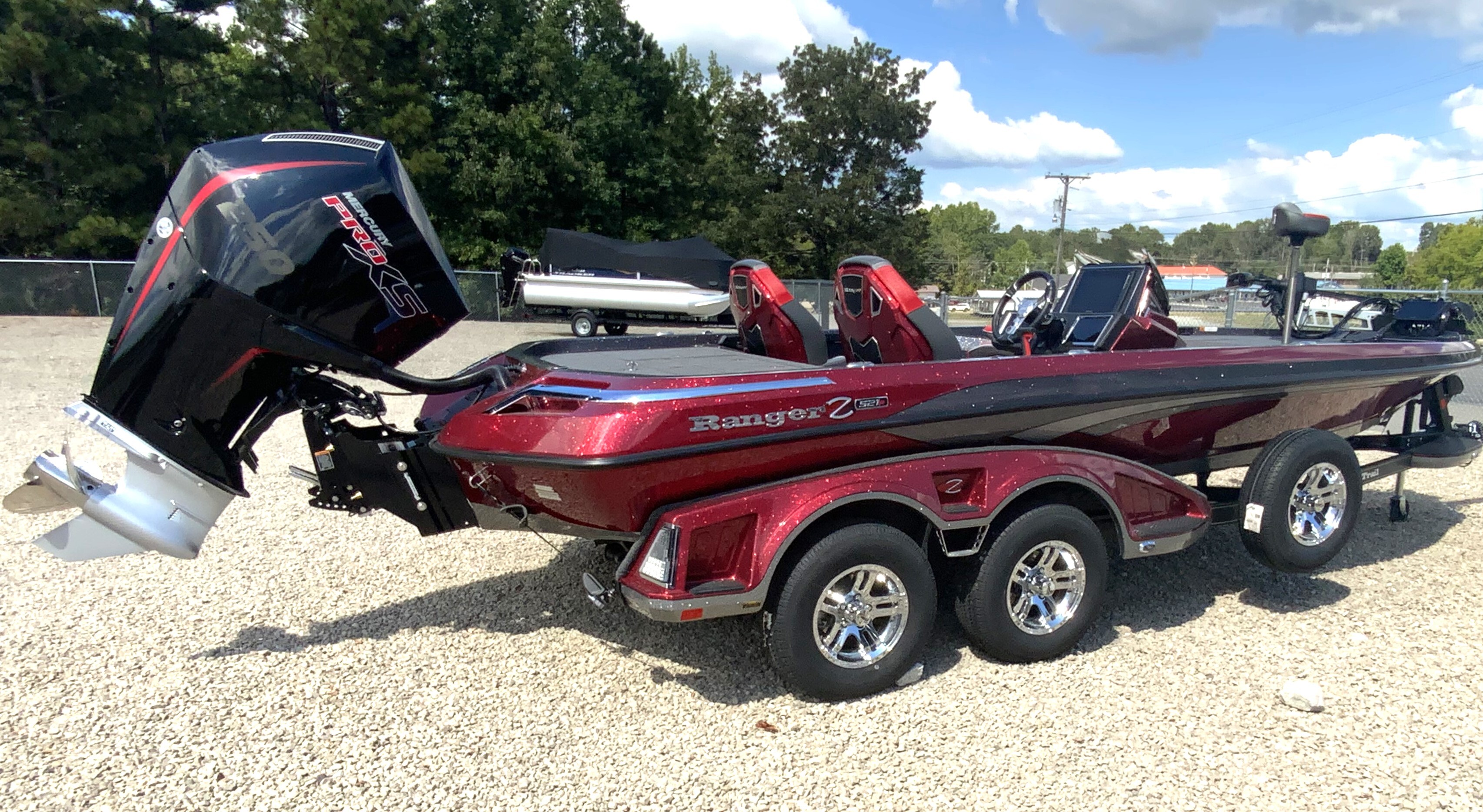 New 2025 Ranger Boats Z Comanche® Z521R Anger Cup Equipped For
