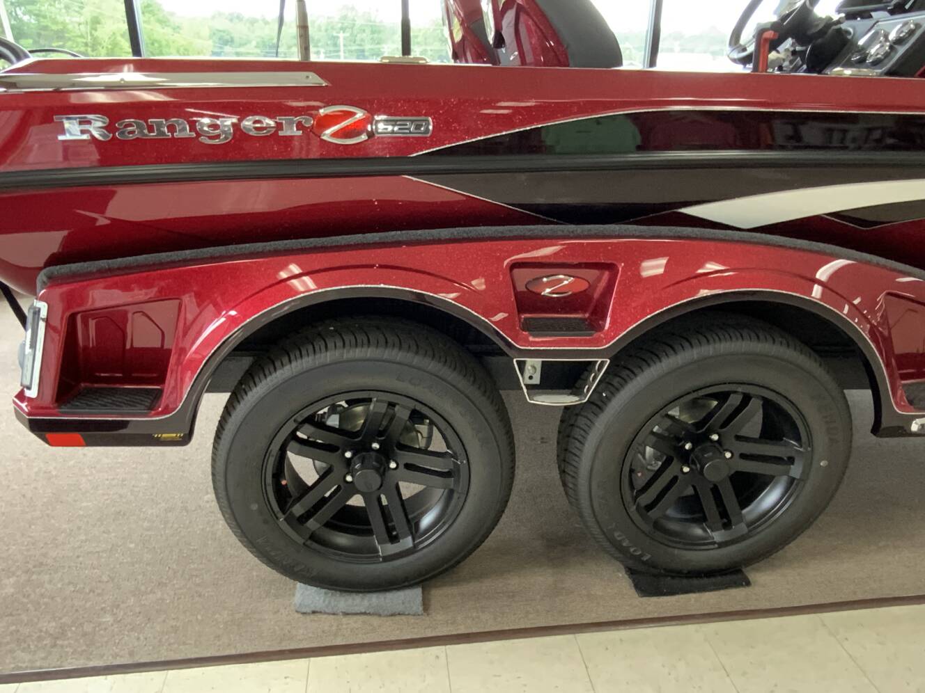 A photo of this 2025 Ranger Boats Z520