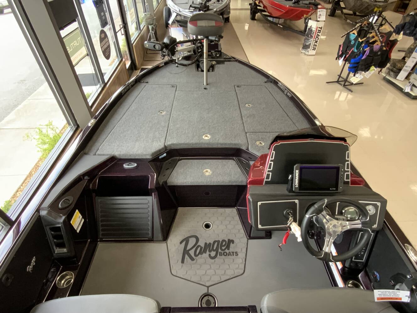 A photo of this 2025 Ranger Boats Z520