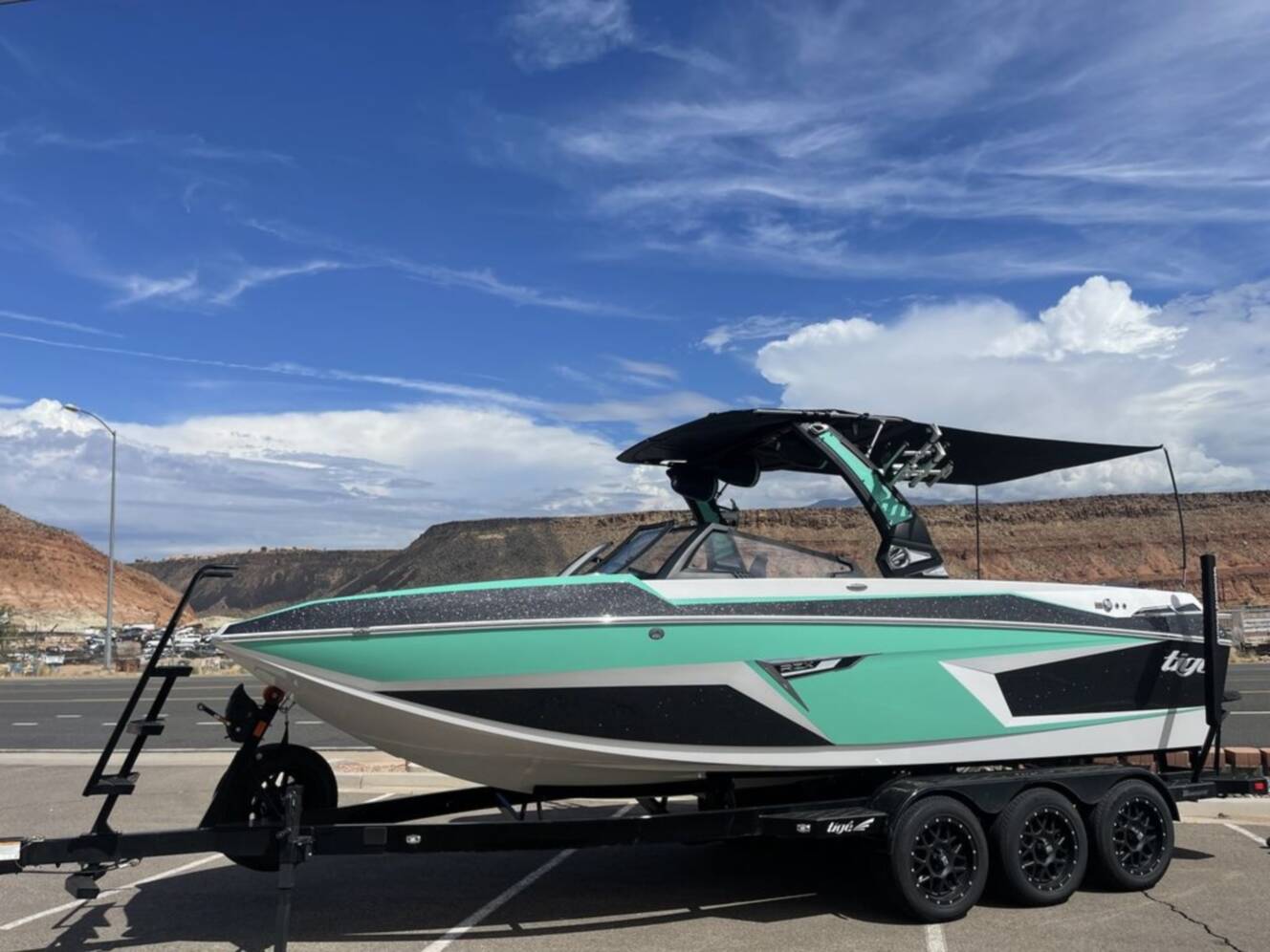 A photo of this 2022 Tige 24RZX
