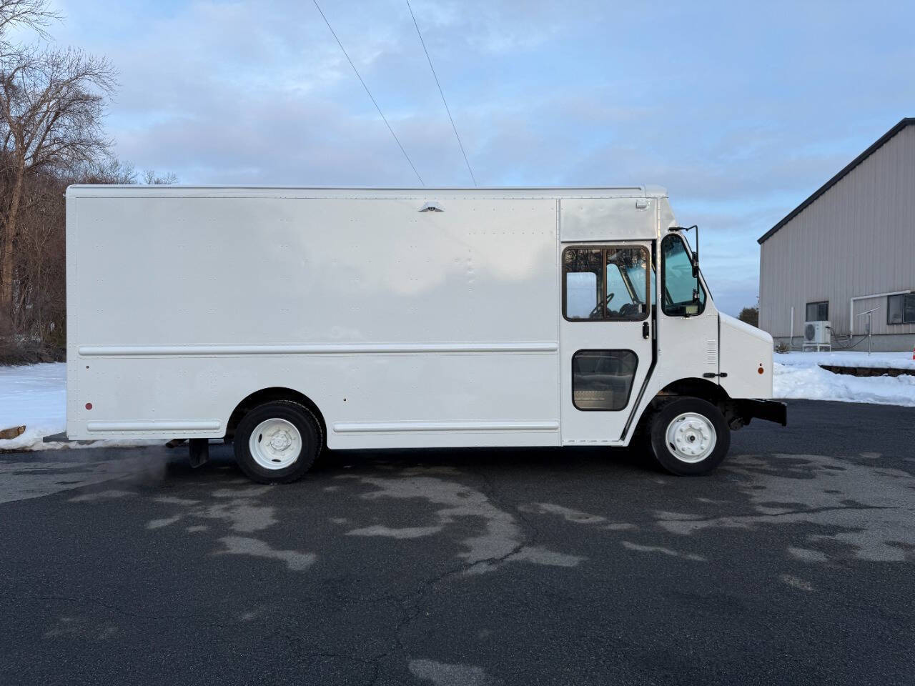 2020 FREIGHTLINER MT45 Chassis in Lafayette, NJ