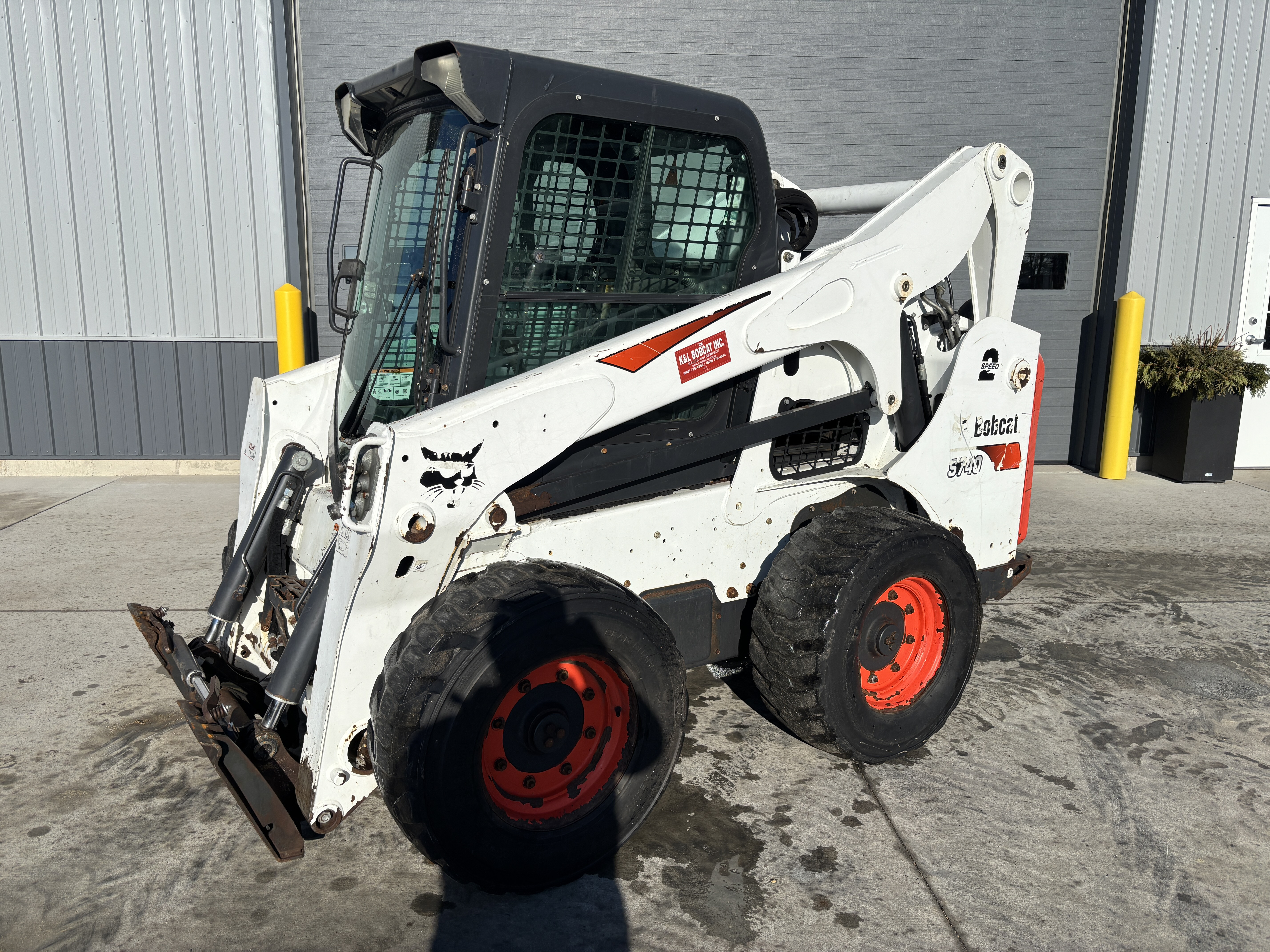 2017 Bobcat S740 in Darlington, WI