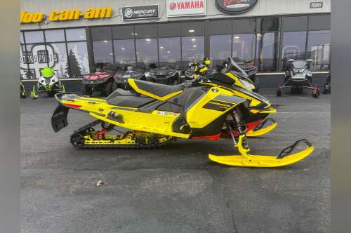 2021 Ski-Doo Renegade X-RS 850 E-TEC ES w/ QAS, Ice Ripper XT 1.5 w in roscoe IL