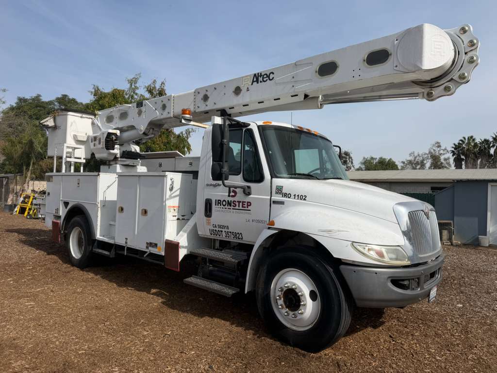 2014 INTERNATIONAL 4300 in Jurupa, CA