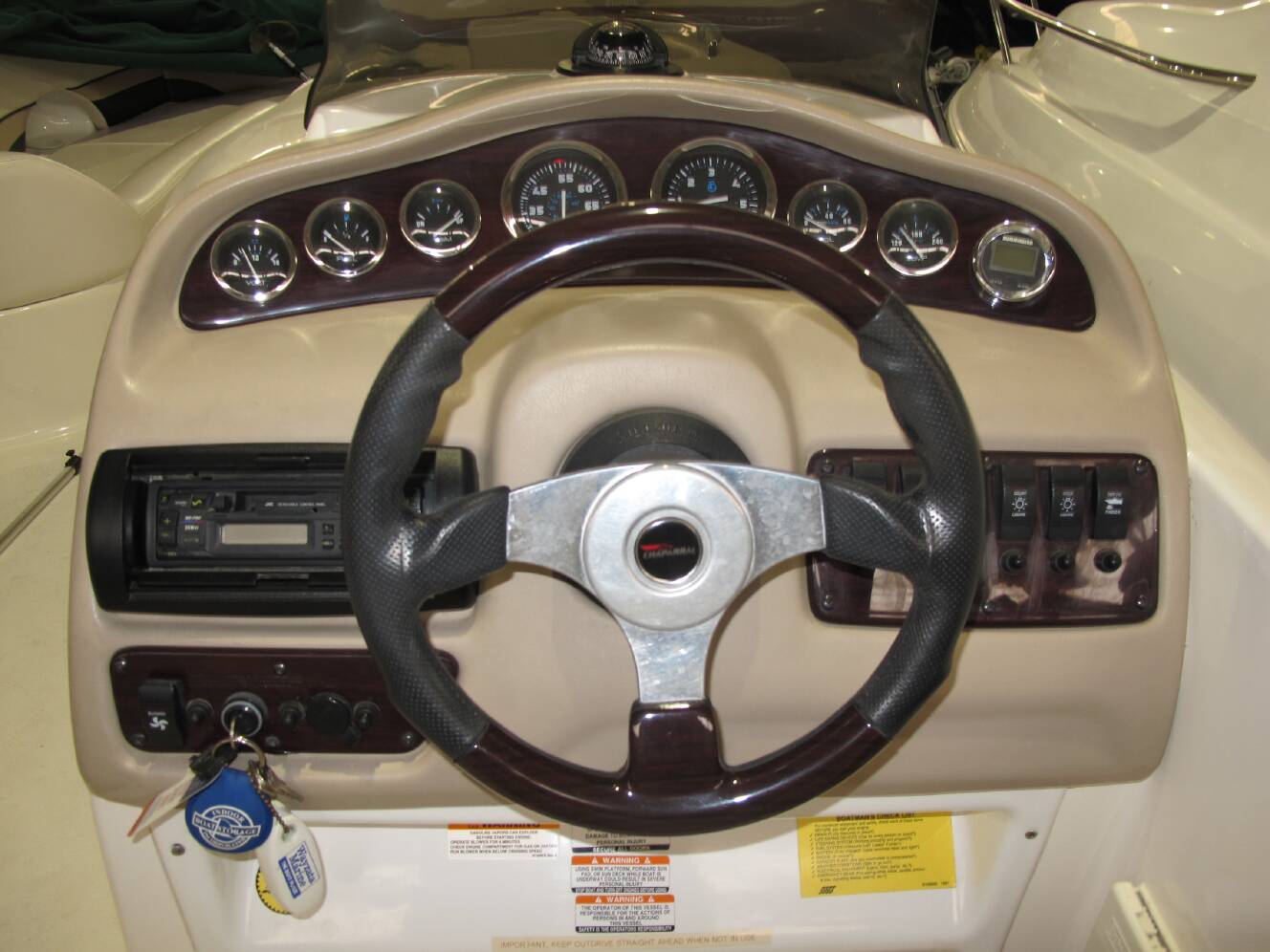A photo of this 1998 Chaparral 252 SUNESTA