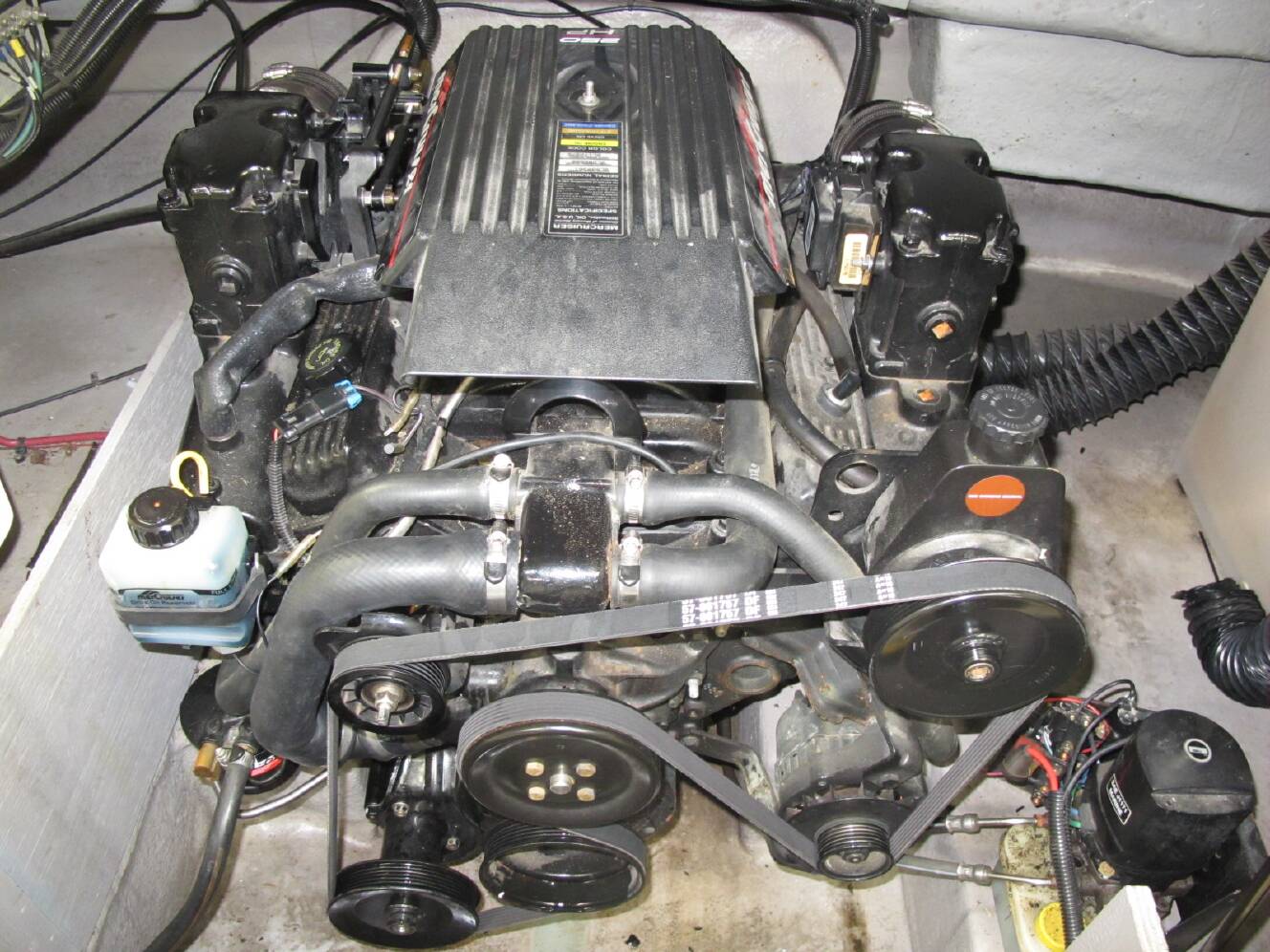 A photo of this 1998 Chaparral 252 SUNESTA