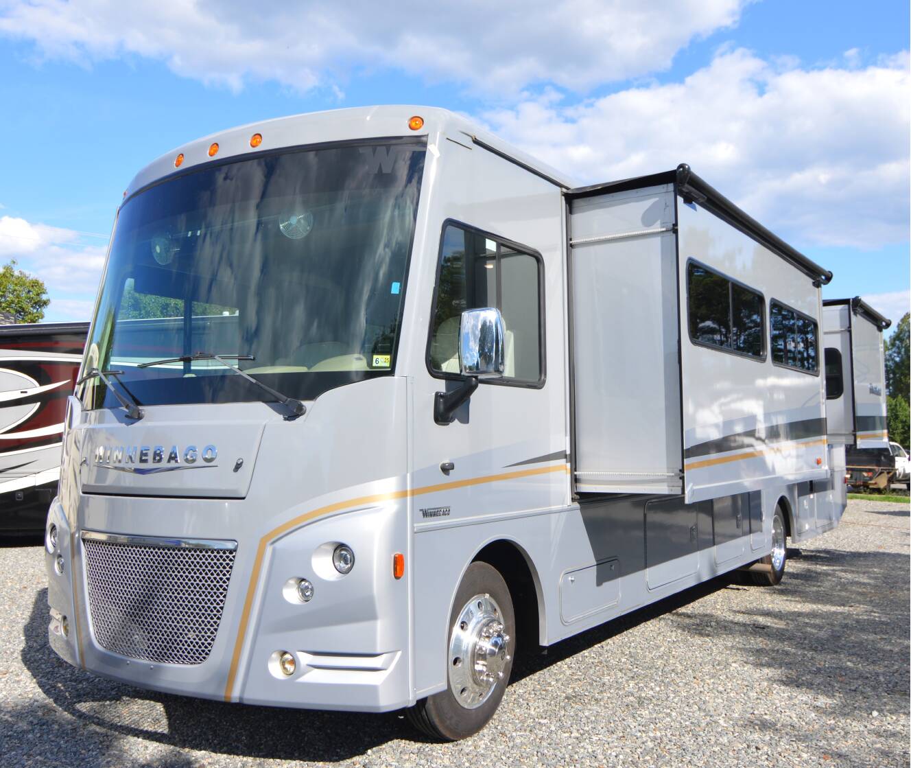 A photo of this 2022 Winnebago ADVENTURER 36Z