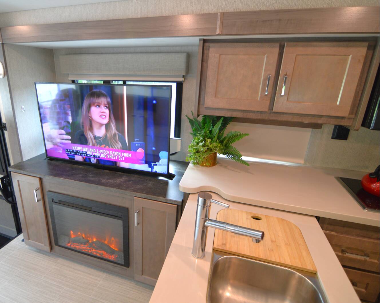 A photo of this 2022 Winnebago ADVENTURER 36Z