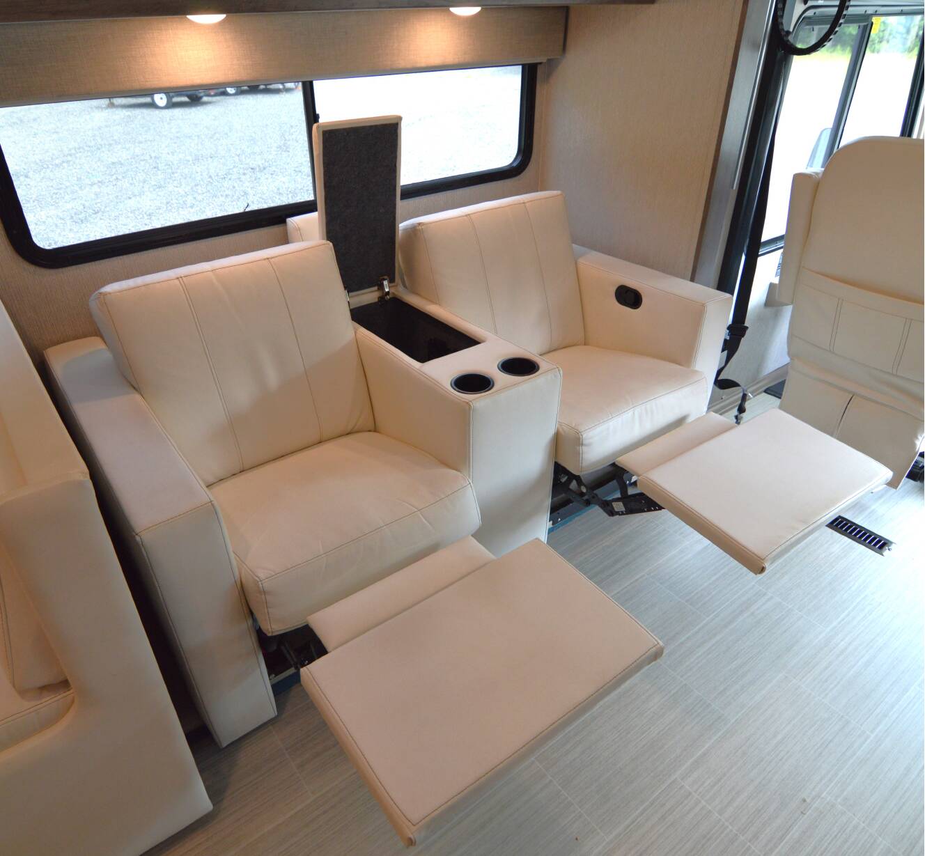 A photo of this 2022 Winnebago ADVENTURER 36Z