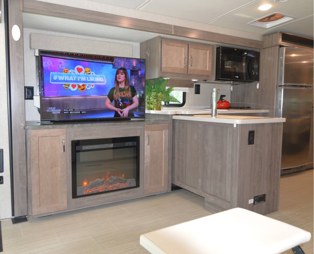 A photo of this 2022 Winnebago ADVENTURER 36Z