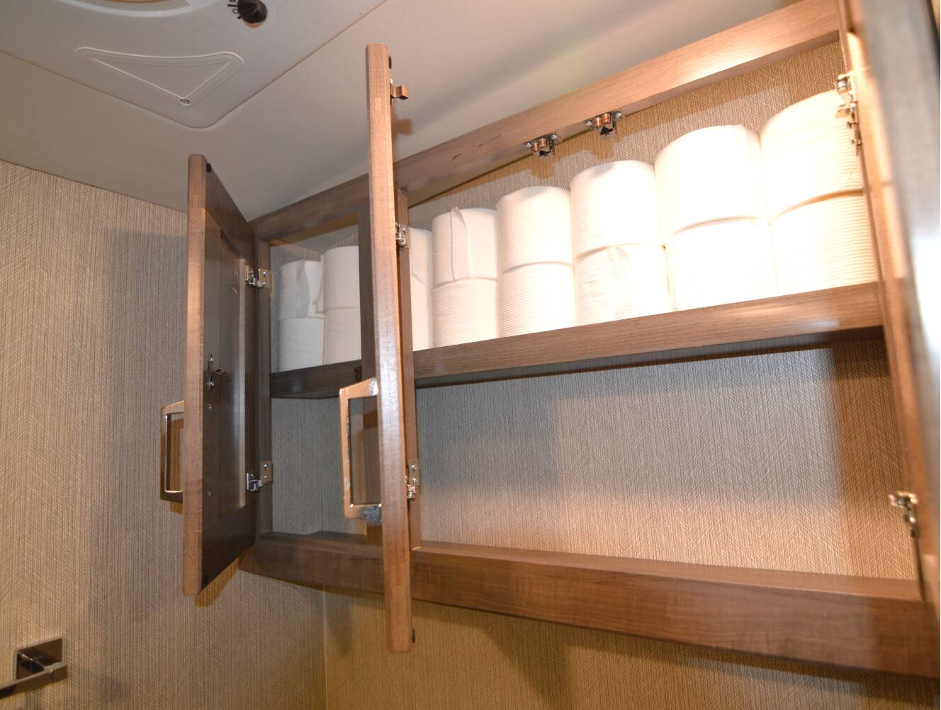 A photo of this 2022 Winnebago ADVENTURER 36Z